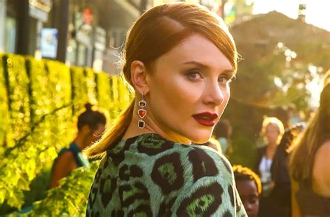 Was Bryce Dallas Howard’s Butt Changed For The Jurassic。